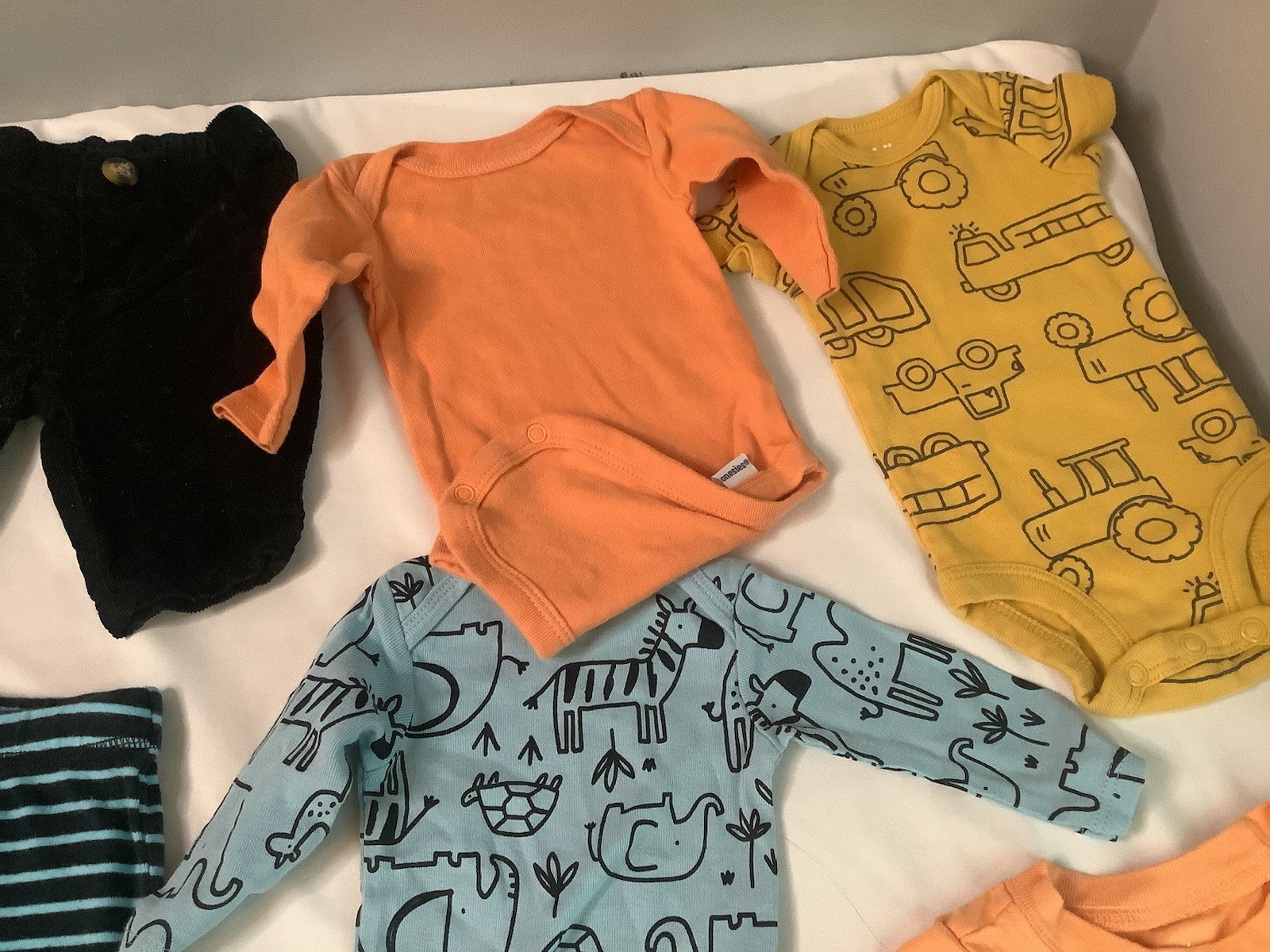 Baby Clothes New Born Boys Mixed Lot Gerber Onsies 6 Hats Lion Webok By Reebok