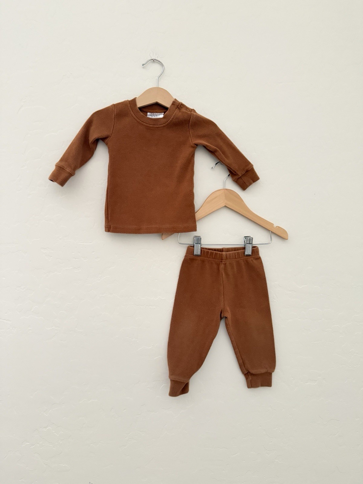 Mebie Baby Size 18 Months Set Of Pants And Top Ribbed Neutral Camel Unisex