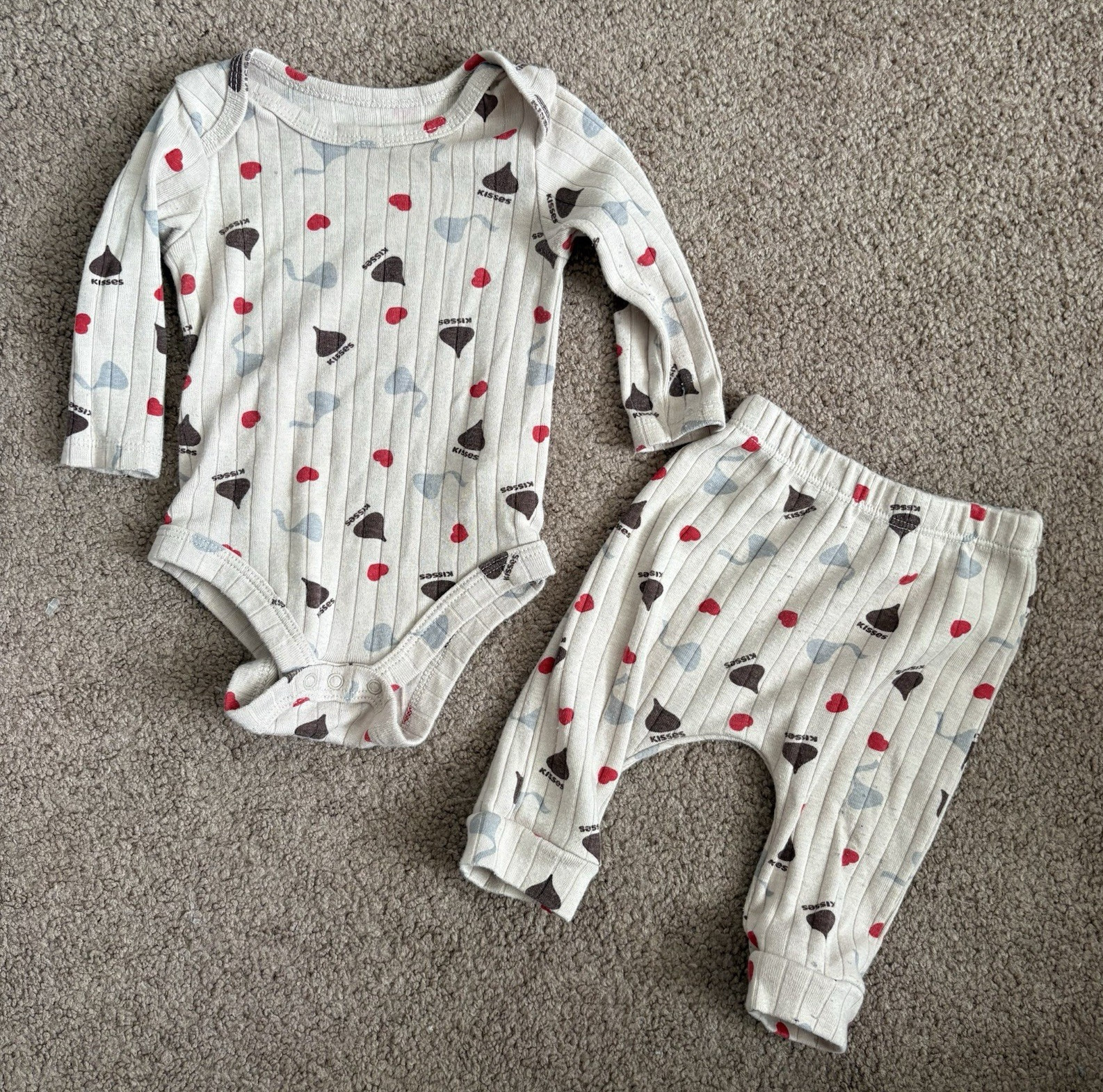 Hershey’s Kisses Baby 0-3M 2pc Ribbed Knit Bodysuit & Pants Set