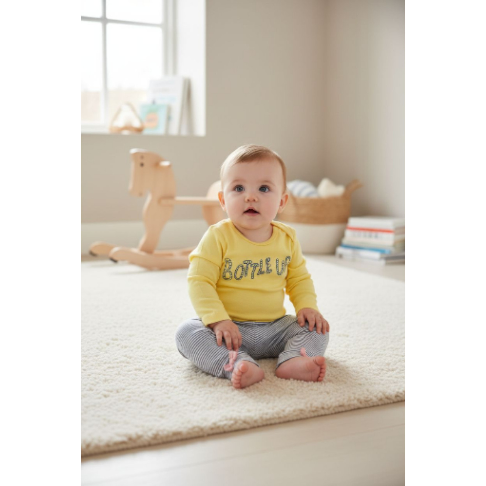New Baby Girl 3-piece set 2 bodysuits and pants size 6 months