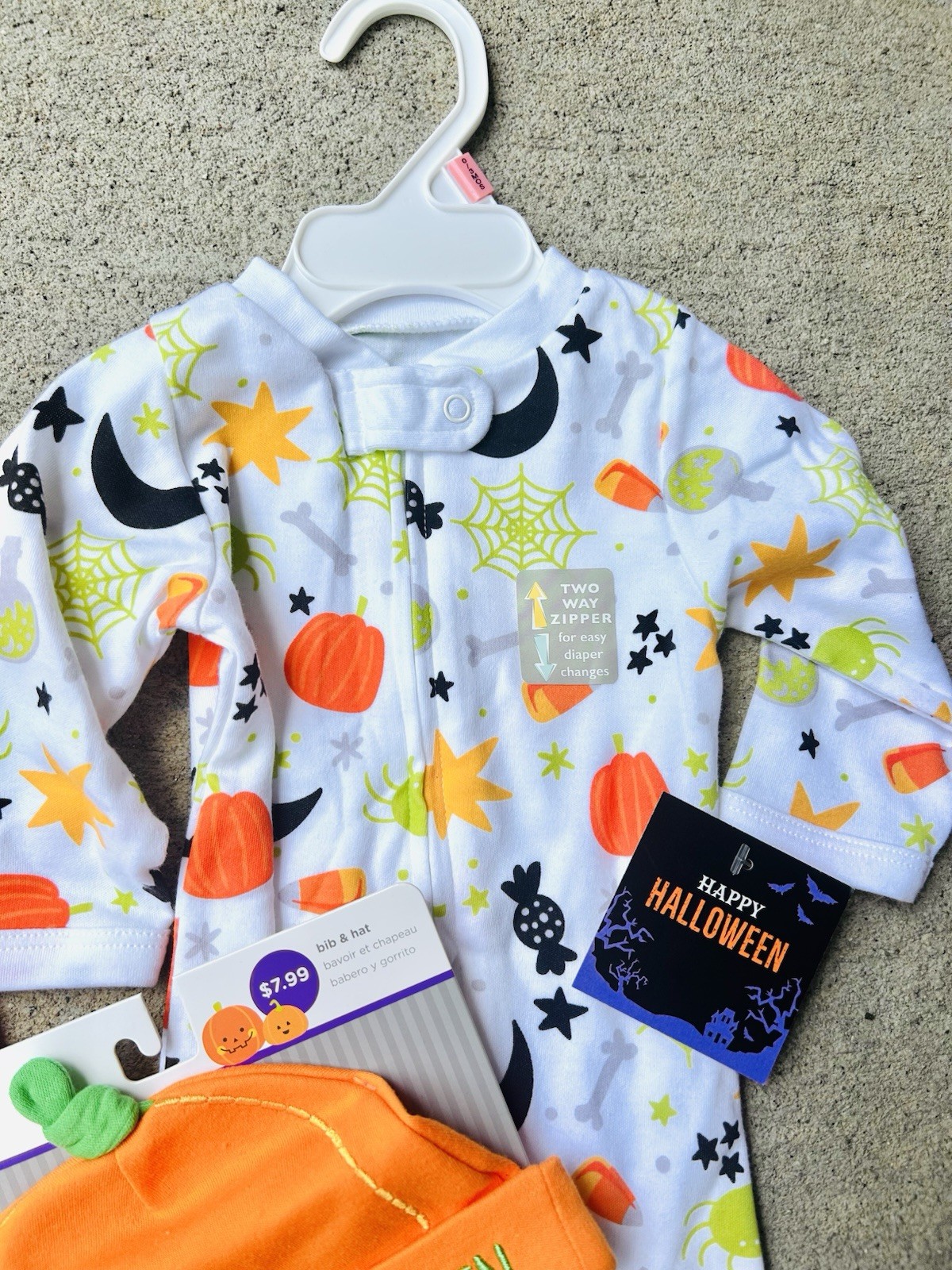 Baby Halloween Sleepers Set Of Two 0-3 Mon With Hat And Bib NWT Orange White