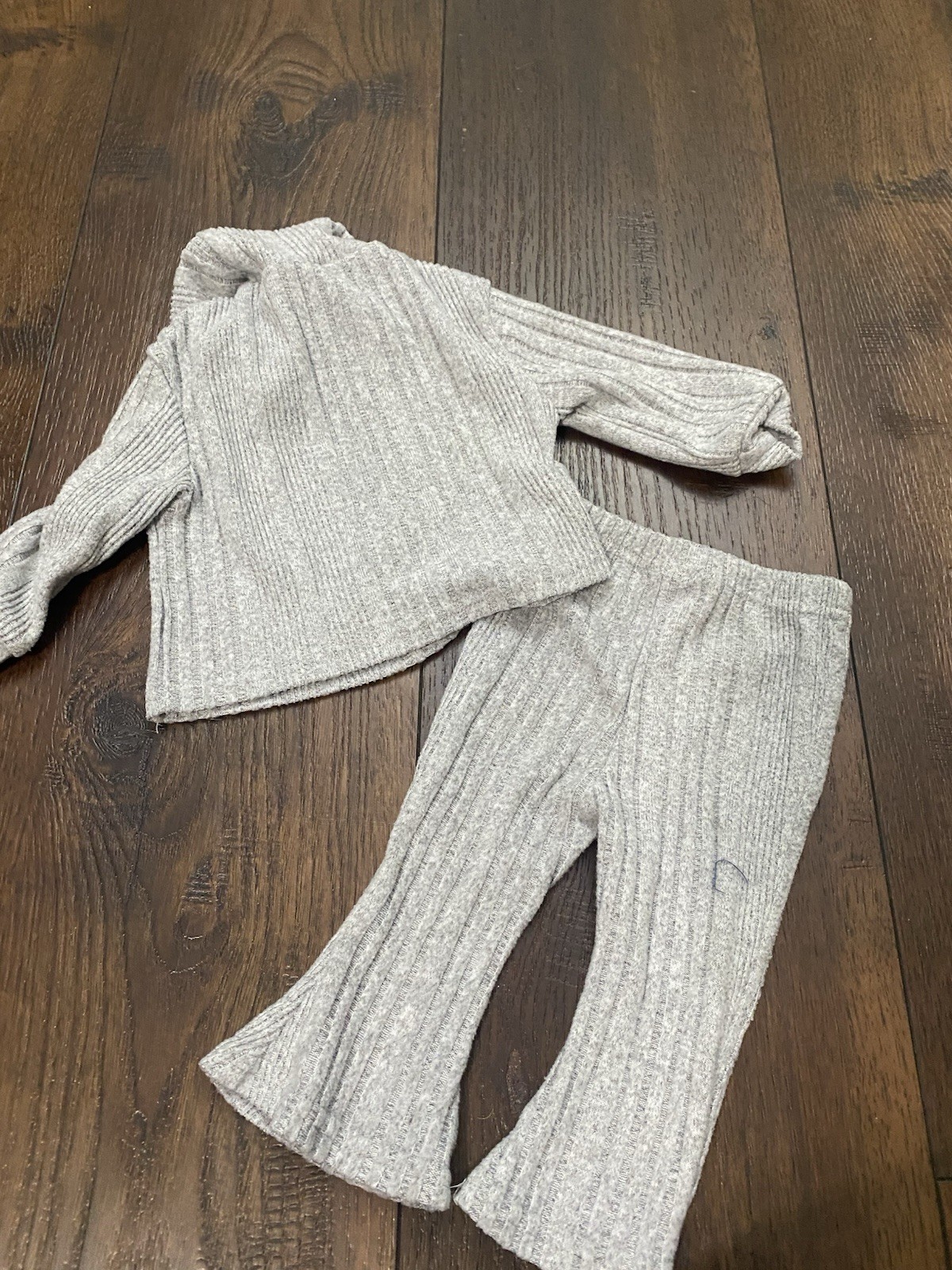 Girls gray sweater and bell bottom pants size 6/9 months SHEIN #20