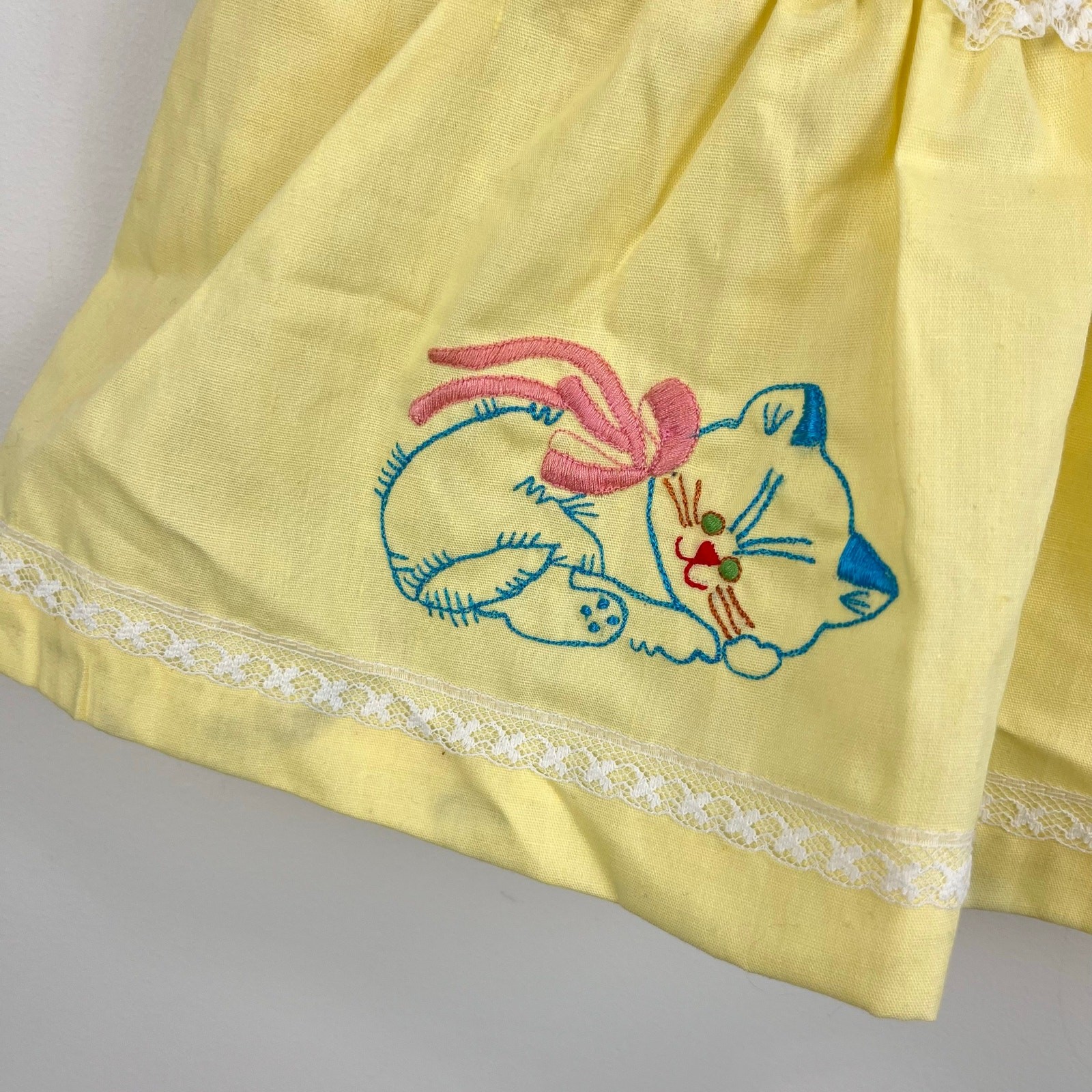 Vintage Cradle Togs Embroidered Cat Yellow Dress Set Lace Ruffle Small NWOT