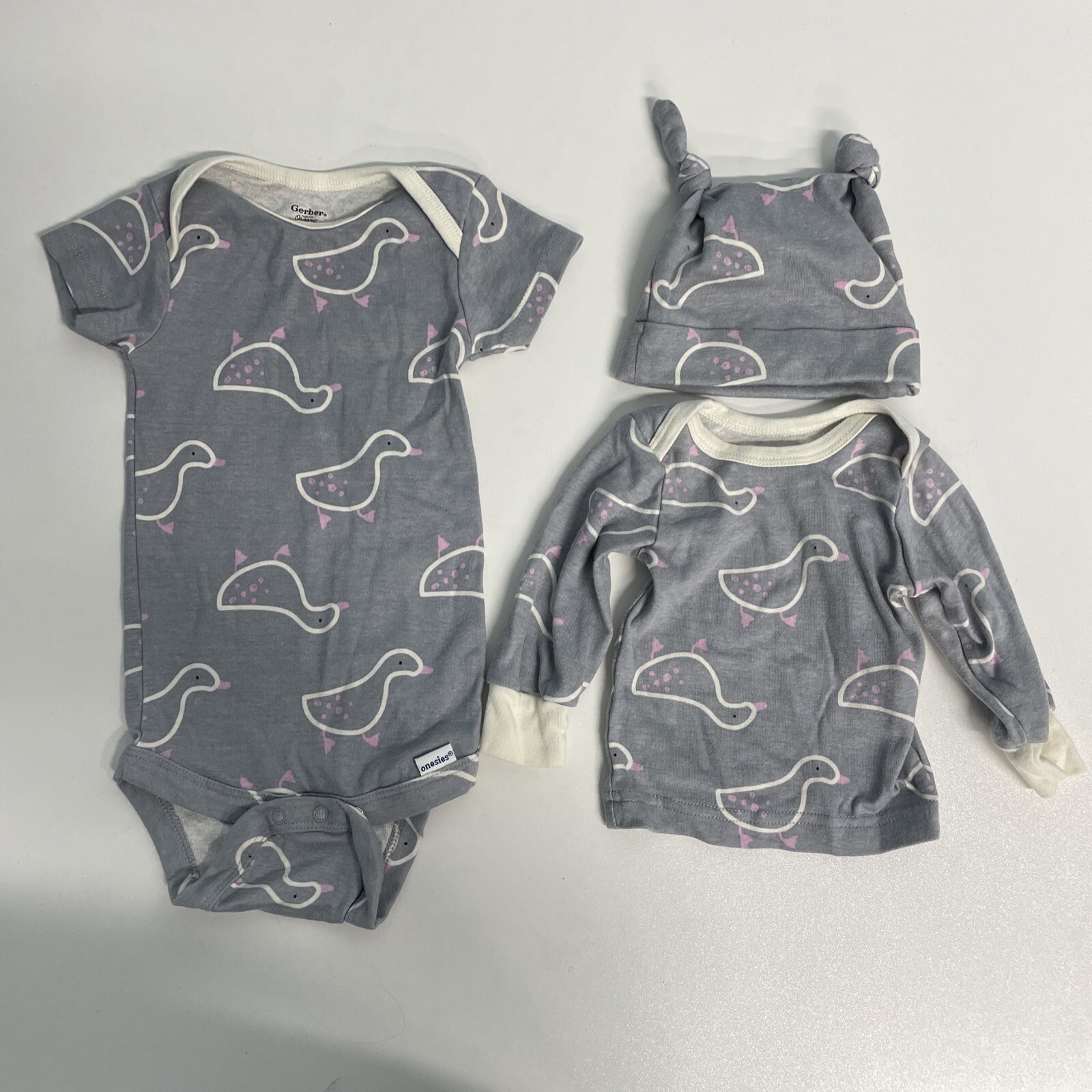 Gerber Organic Duck 3-Piece Set 3-6 Month: Hat/Top 6-9 Month: Onesie RETURN Grey