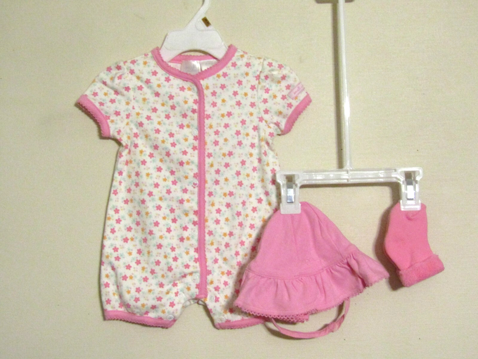 SMALL WONDERS 3-PC BABY GIRL 0/3 MO PINK ROMPER/HAT/SOCKS NWOT