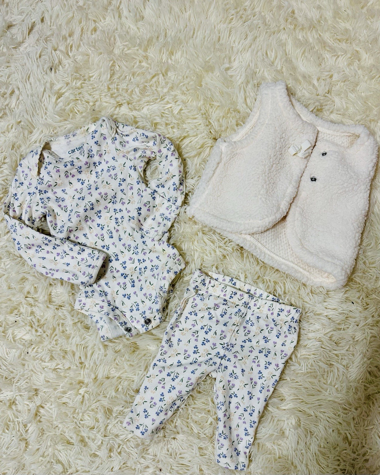 Carter’s Newborn 3-Piece Set Floral Bodysuit Pants And Vest, SIZE 0