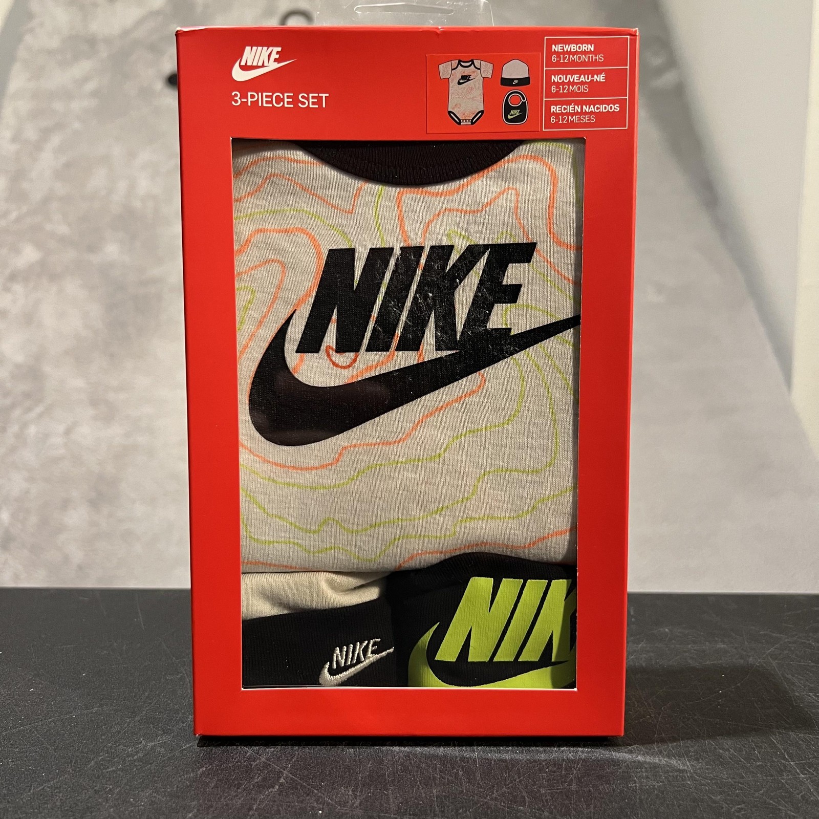Nike 3-Piece Set Baby Bodysuit Hat Bib Newborn 6-12 Months Gray Black Green Logo