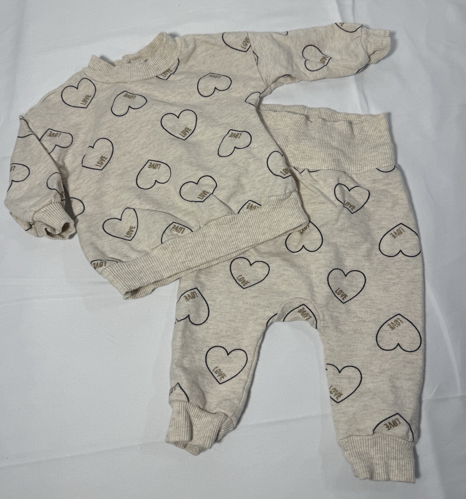 Baby Girl 2 pc Heart Love Jogger Set Sweatsuit Pants Shirt Top Sz 3-6 Mos