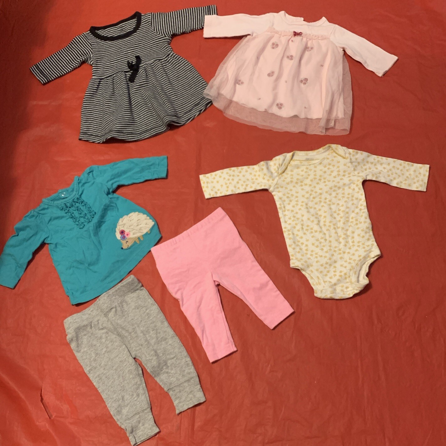 Girl’s 6 Piece Lot 2 Dresses Shirt 2 Pants & 1 Piece Size 0-3M Lot #1216