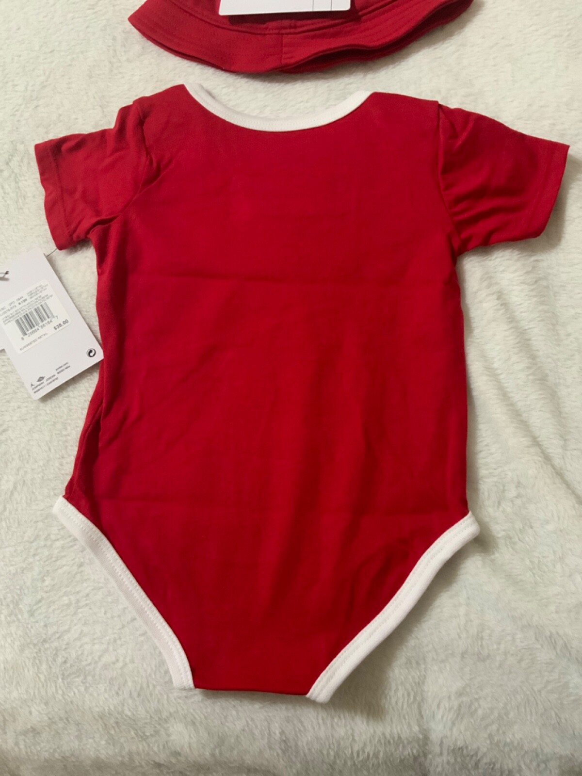 NWT JORDAN BABY BOYS BUCKET HAT AND BODYSUIT GIFT SET 6-12 MONTHS RED