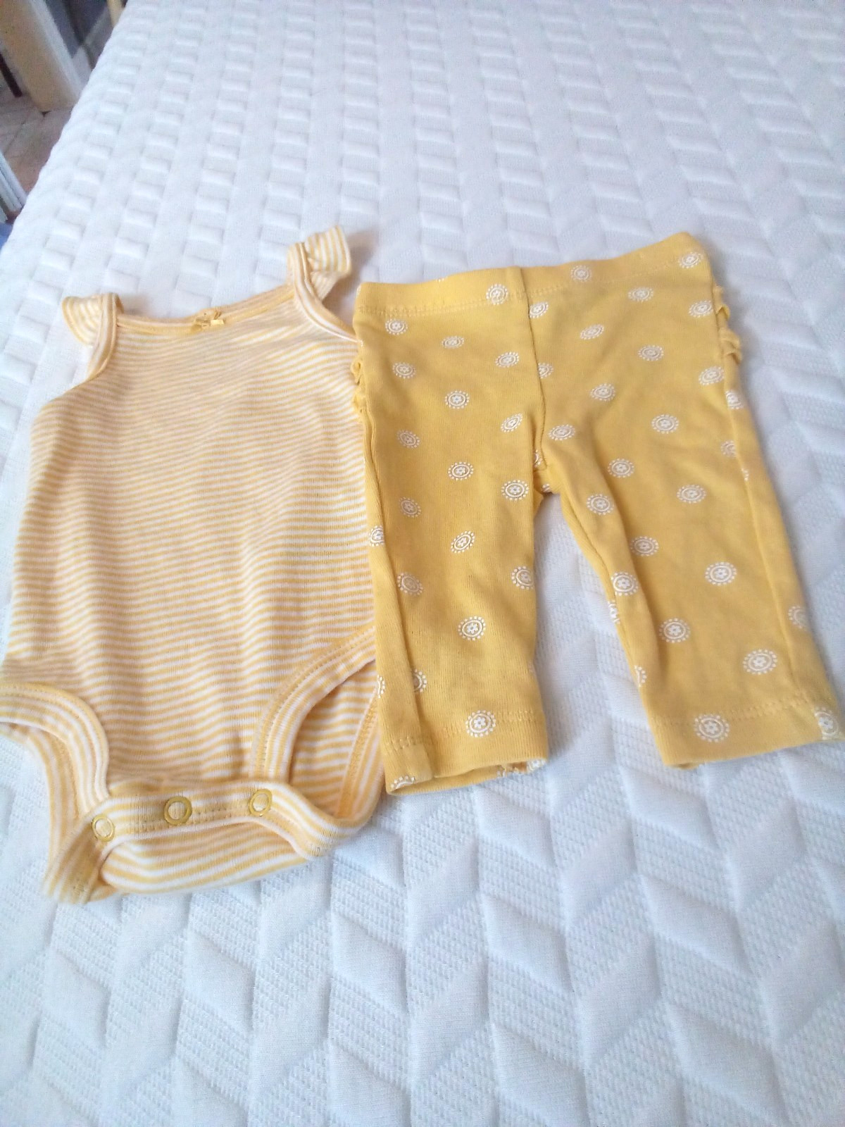 Carter’s yellow stripe bodysuit with snaps and yellow ruffled pull on pants 3M