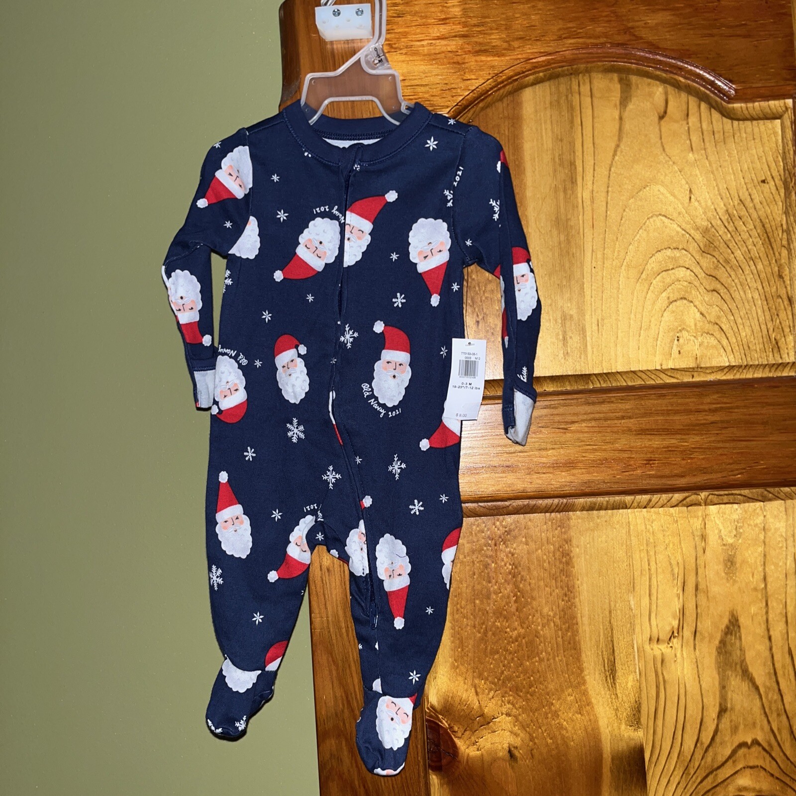 Old Navy Unisex Santa Claus Jumpsuit For Babies NWT 0-3 Months