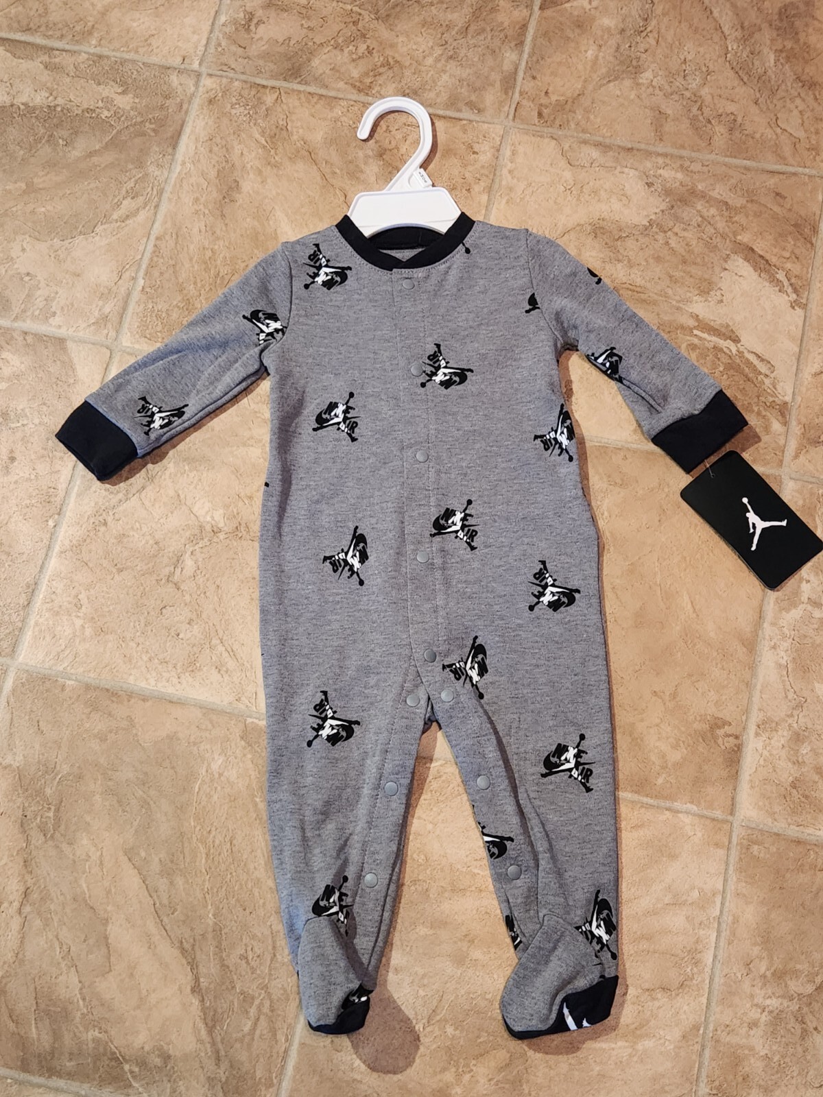 Infant Baby Boy’s Nike Jordan Footed Pajama Sleeper Size 6 M NWT