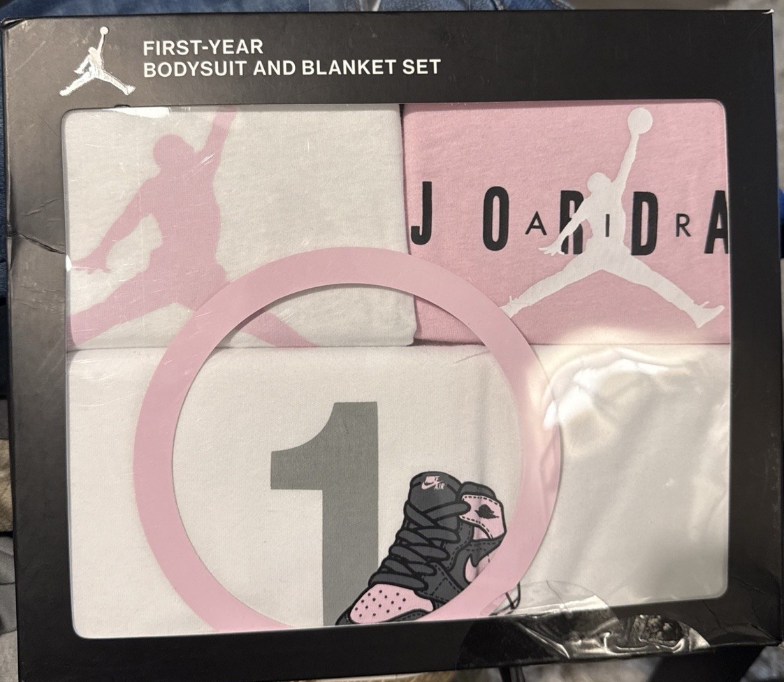 Jordan First -Year 3 Piece Bodysuit And Blanket Set Size (0-12 Months)