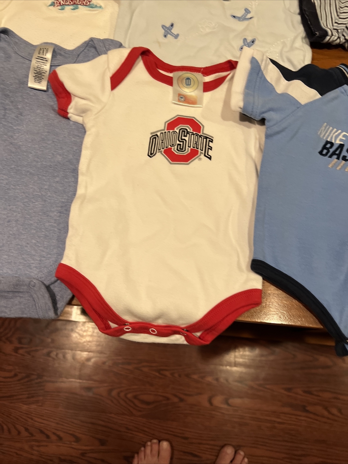 10 Piece Toddler 3-6 M Lot Polo Nike Gap 7 Bodysuits 2 Shirts 1 Shorts Hat