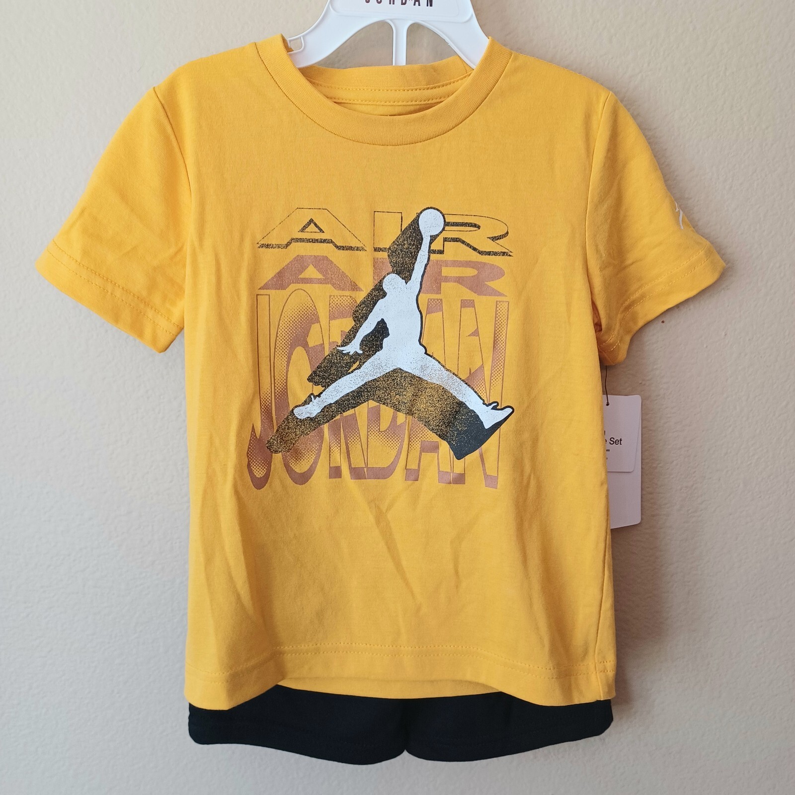 Air Jordan Jumpman Nike Shorts Set 2T Boys Yellow Gold Black T-Shirt