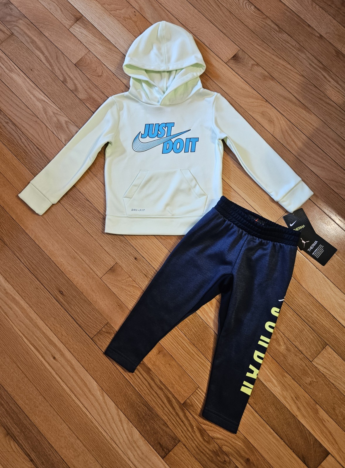 NEW Nike Jordan Toddler Boy Fleece Hoodie & Jogger Pant Set, Yellow/Blue (2T)