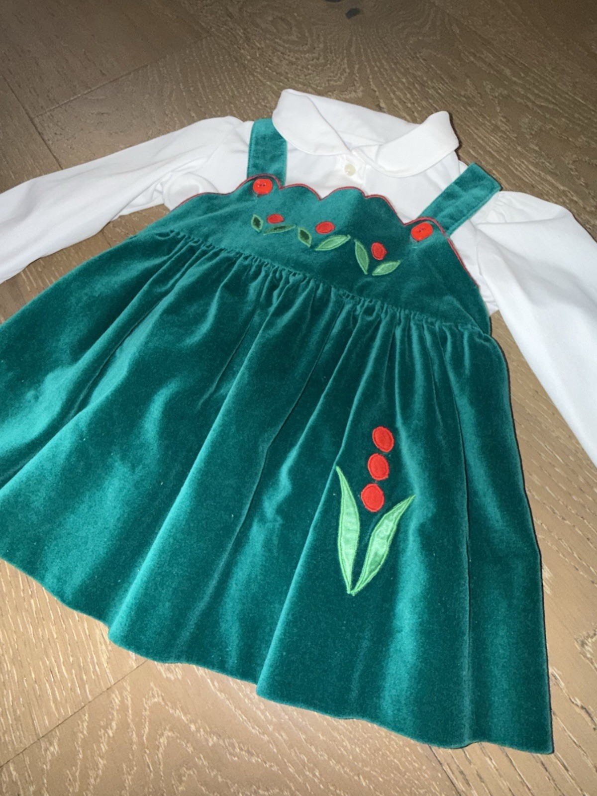 Vintage Girls Green Velvet Floral Dress Set with White Shirt, Bow Embroidery