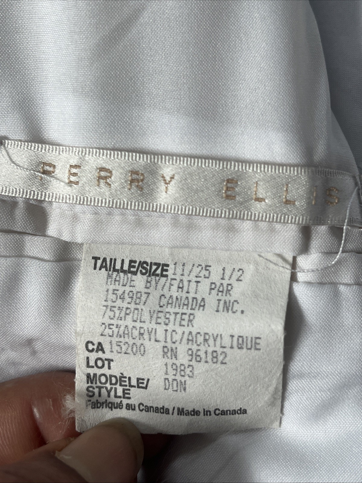 Vintage Perry Ellis 2 Pieces white kids Suit size 11/25 1/2 wedding, party