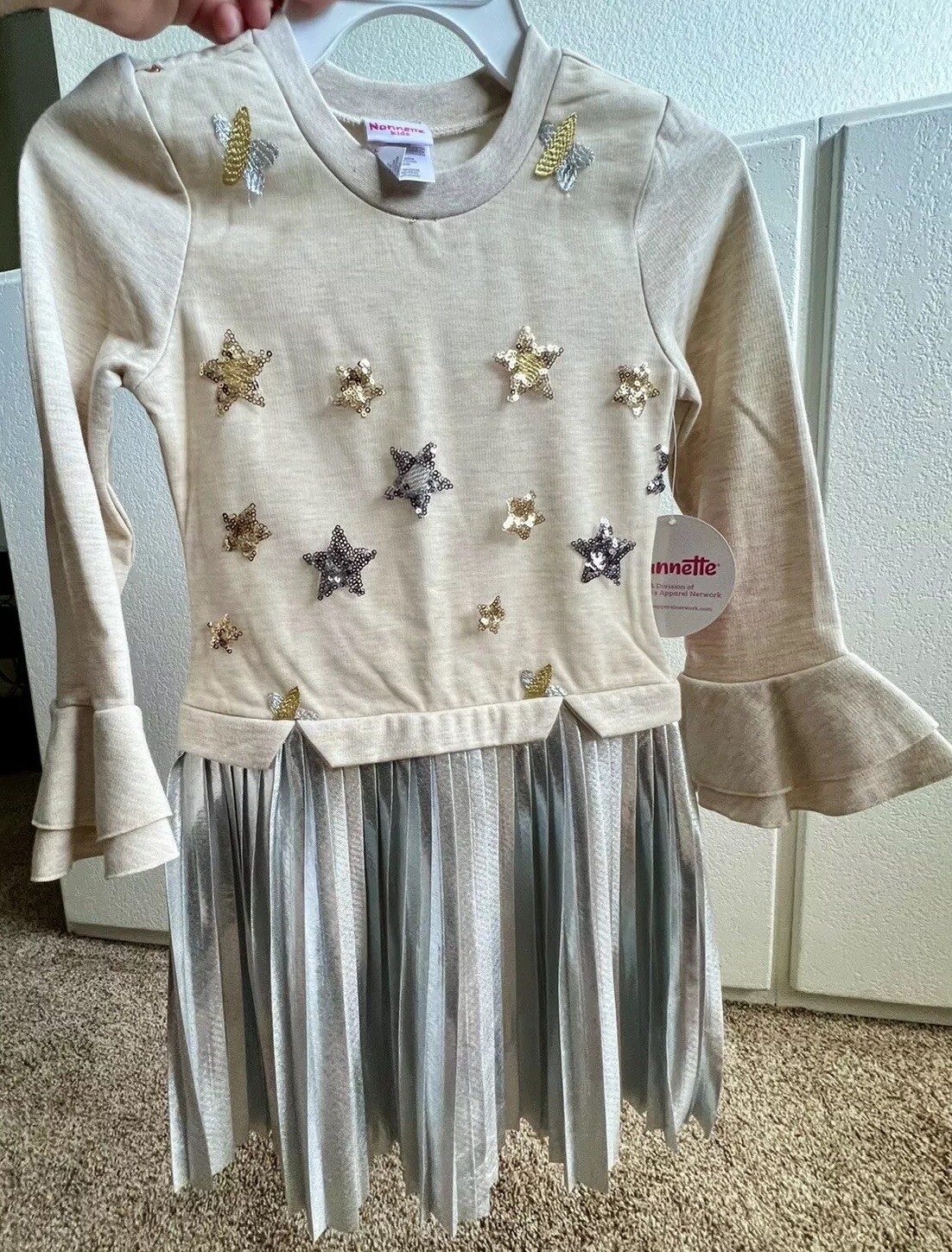 NWT Nannette Kids Girls Holiday Dress Size 6X Cotton Dress With Pleated Bottom.