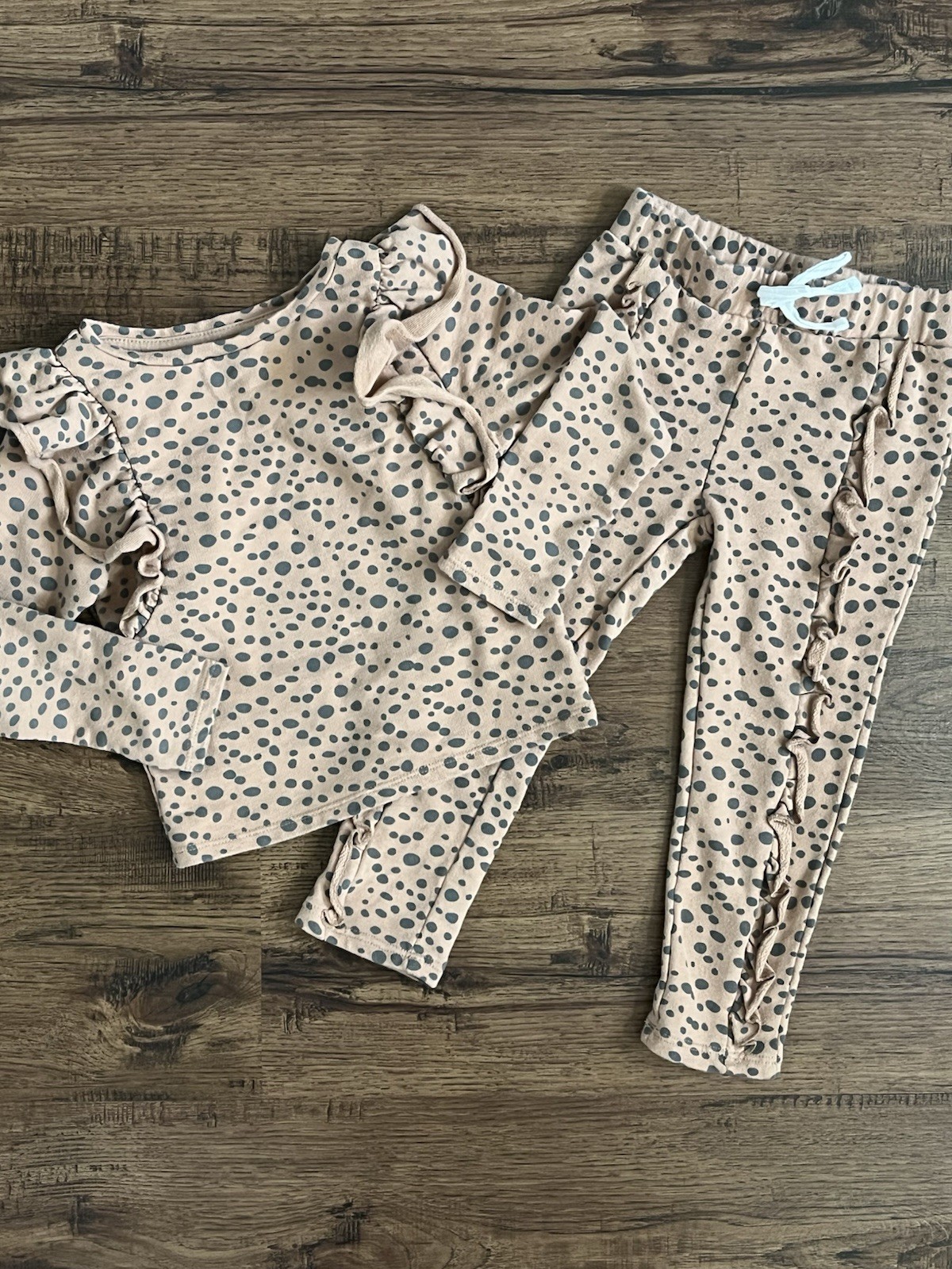 Grayson Mini Girls Ruffled Sweatshirt & Legging Set ‘Cheetah Print’ (size 4T)