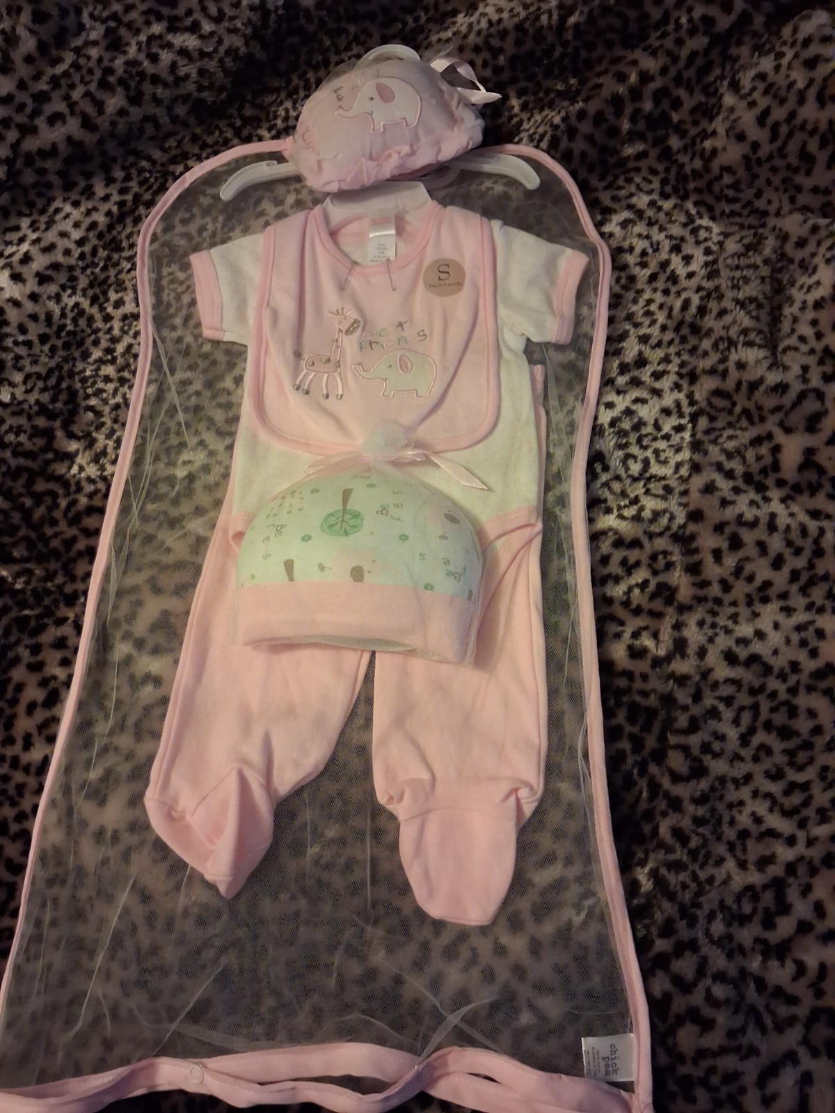 Pink Elephant Giraffe Layette Set, Hat, Bib, Footed Pants, 0-3 Months, 5 Piece