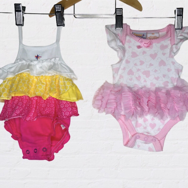 Truly Scrumptious by Heidi Klum Infant Baby Bundle Newborn & 3 Months Ruffles