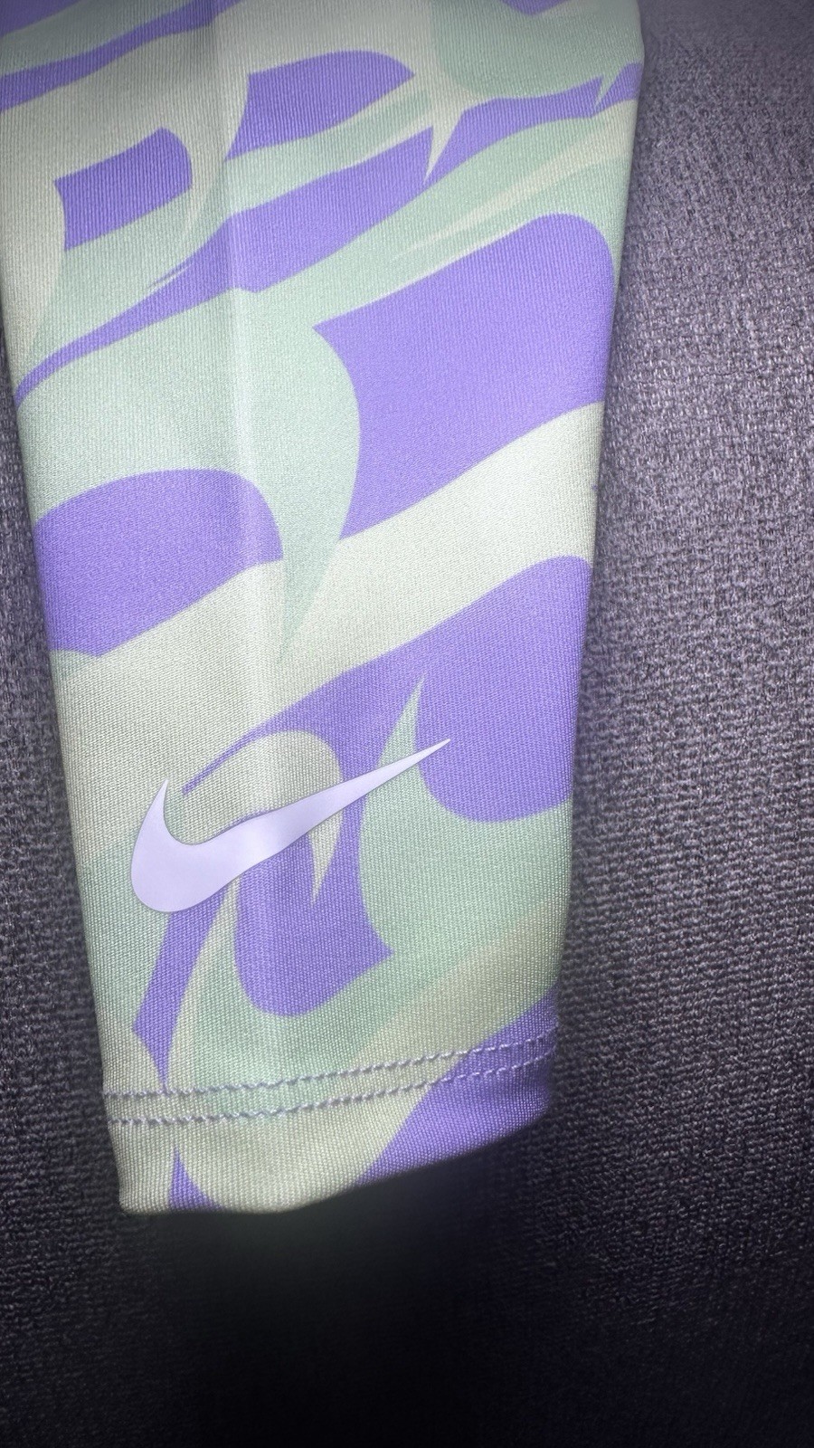 Nike Infant Baby Girl 2 Piece Set Bodysuit & Legging Hydrangeas Purple 9 Months