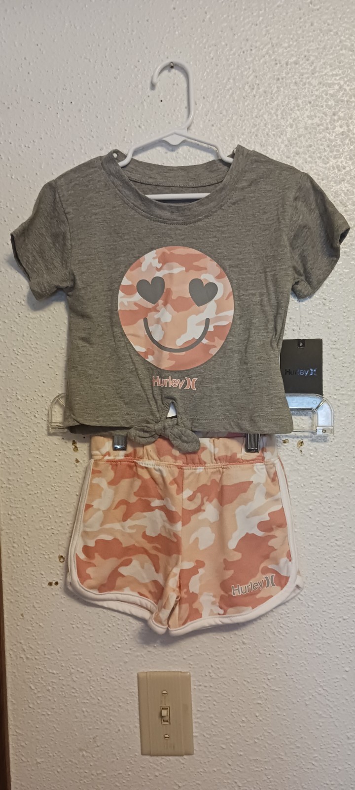 Hurley Girls 3T 2-Piece Shorts Set Gray Tee Pink Camo Shorts Short Sleeve