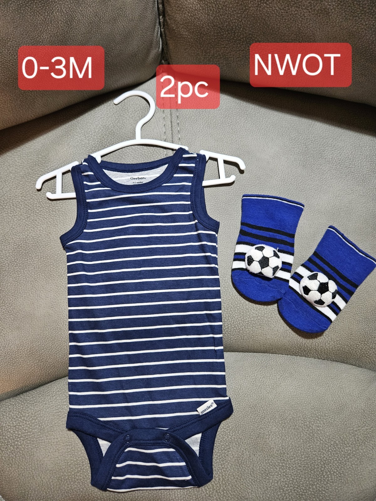 Gerber 2pc Cotton Knit Striped Sleeveless Bodysuit & Socks 0-3M Blue/White