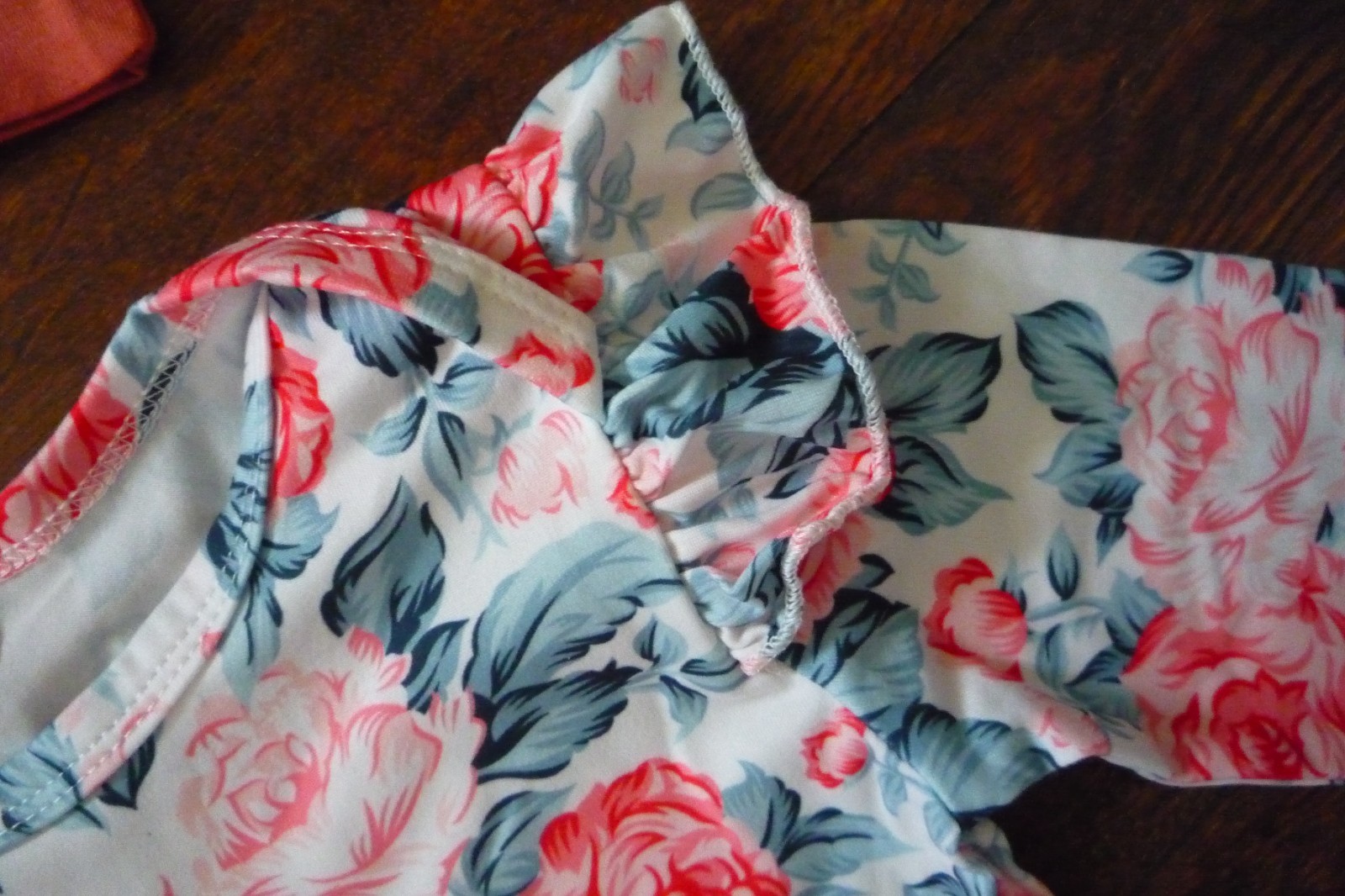 Caden Lane 4 pc. Coral floral top and pants with headband & hat size 18-24 month