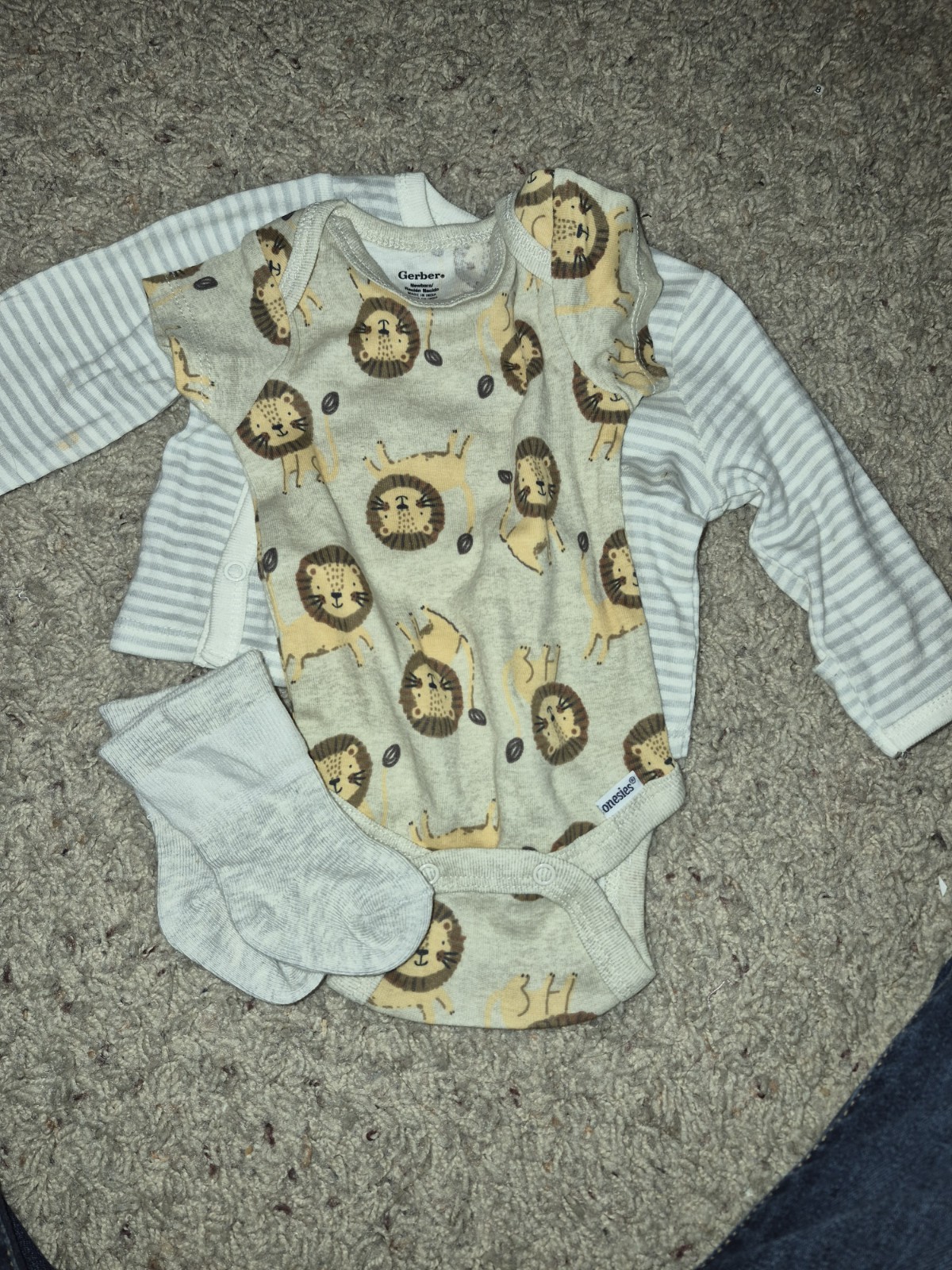Gerber Newborn 3 Piece Lion Animal Print Outfit Set Bodysuit Cardigan Socks