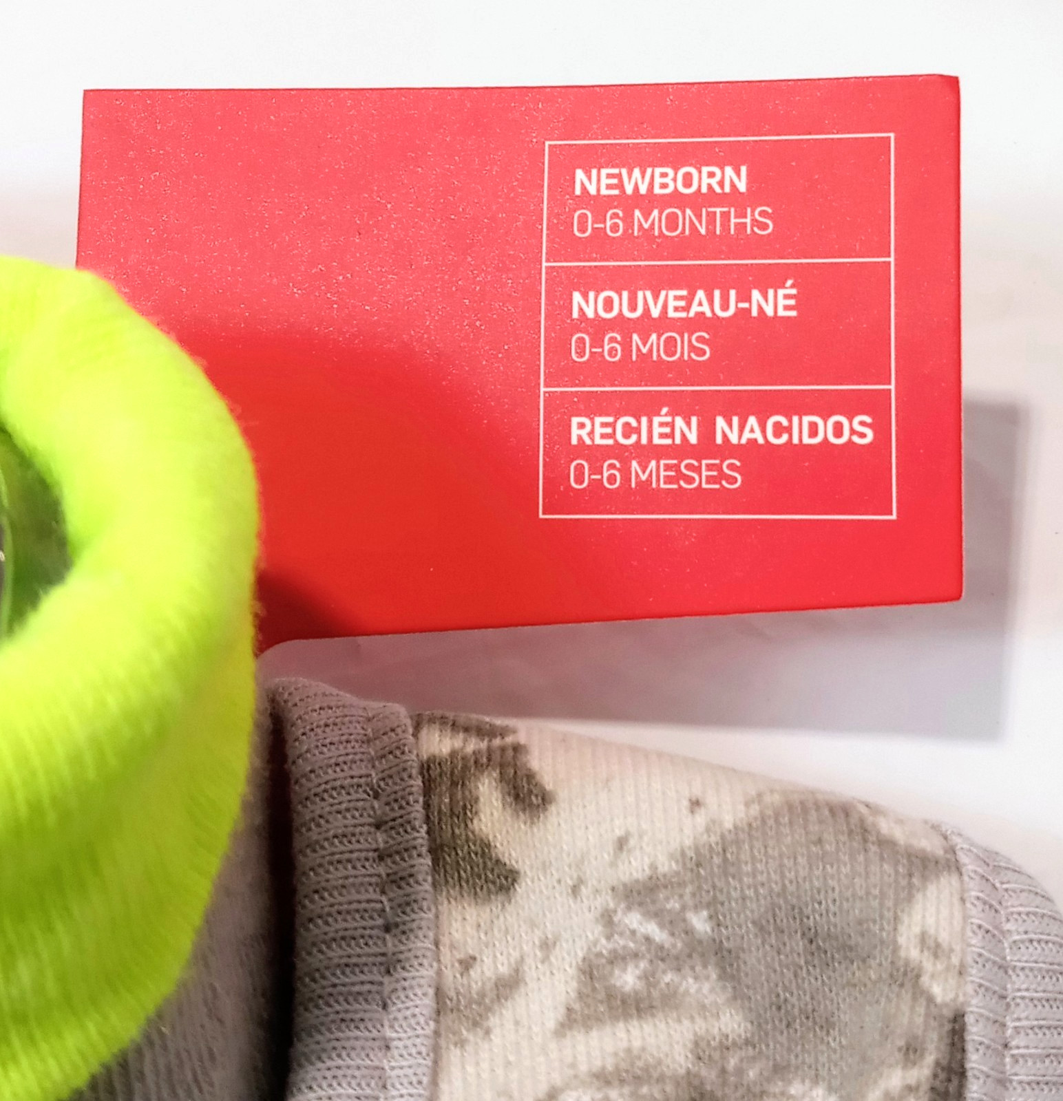 NIKE 2 Piece Bib & Sock Set 0-6 Months Gray Camo & Lime Green Newborn Baby Gift