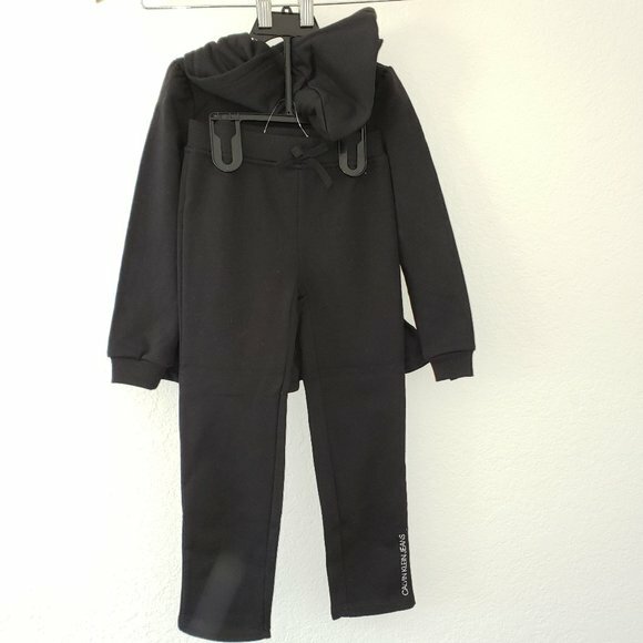 NWT CALVIN KLEIN NEW Toddler Girls 2 Piece Logo Ruffled Hoodie Jacket Pant Set