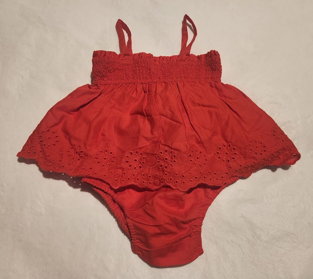 NWT Baby Gap Girls Smocked Eyelet Sleeveless Top Bloomers Outfit Set 6-12 Months
