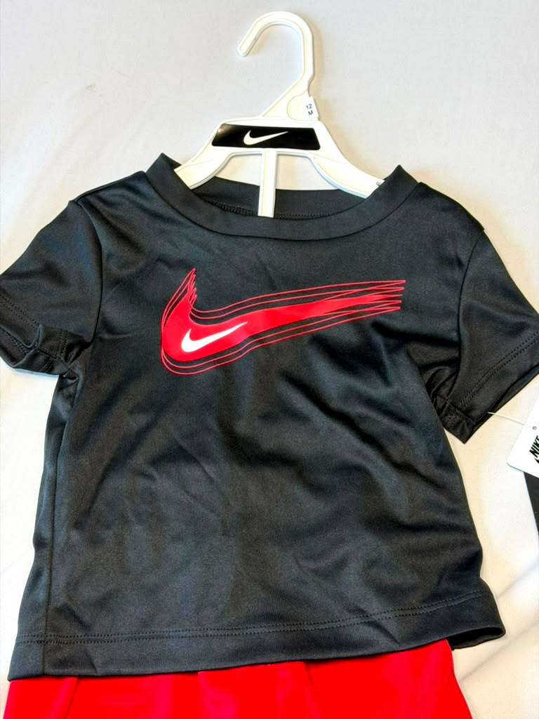 Nike Baby Boys 2-Piece Set T-Shirt & Shorts Black Red Graphic Swoosh 12M NWT