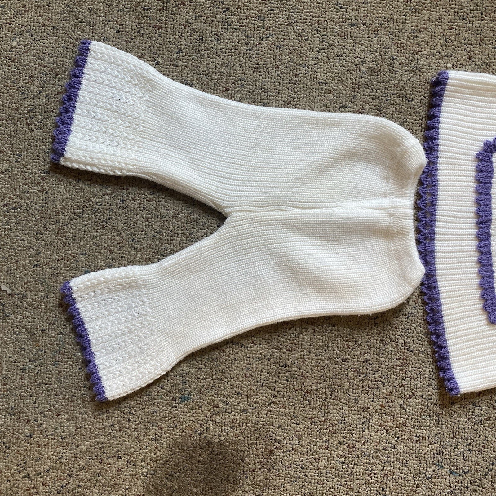 Vintage 70S Acrylic Knit Baby 3-12M Outfit 2Piece Set WhitePurple Pants Sweater