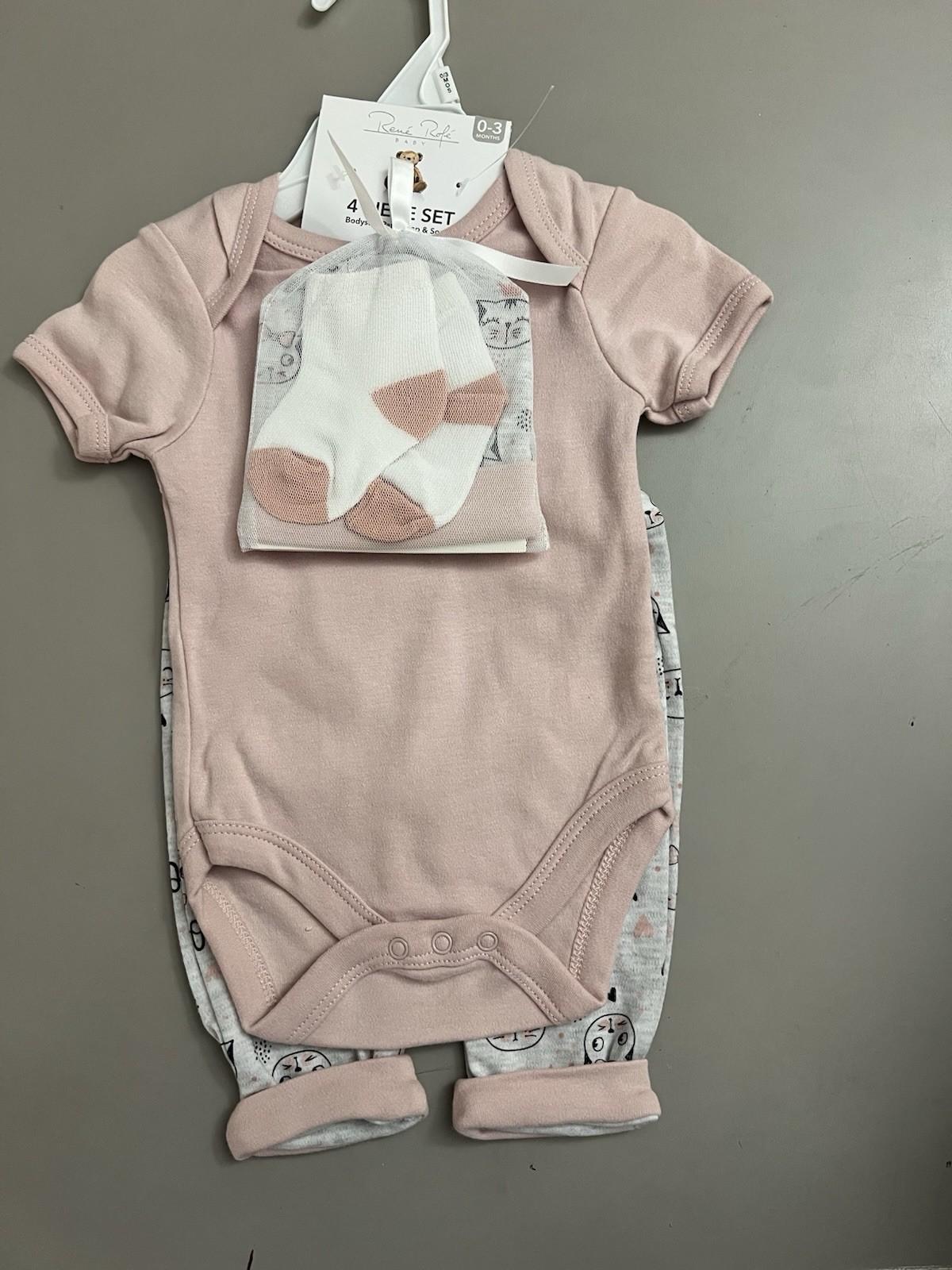 Rene Rofe Baby Girl 4 Pc Outfit Set Bodysuit Pants Socks 0-3M NWT