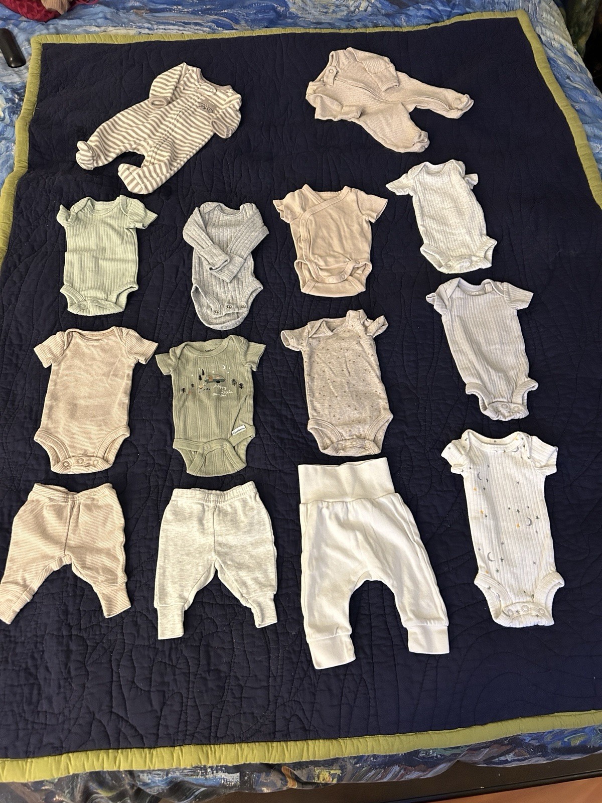 Neutral Premie Clothes – 14 pieces