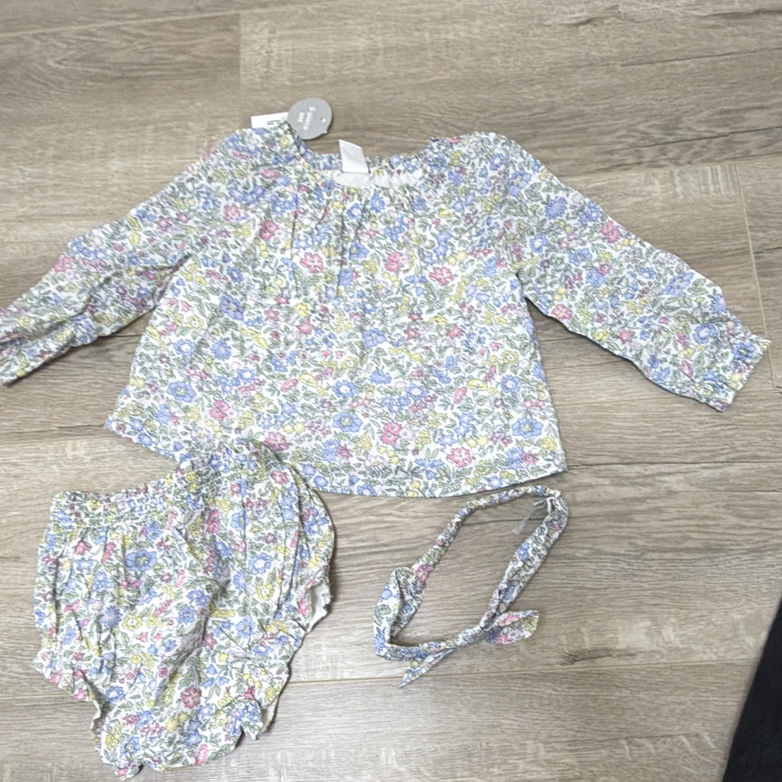 Carter’s Girls 3pc Floral Woven Long Sleeve Top, Bloomers & Headband 12-18M