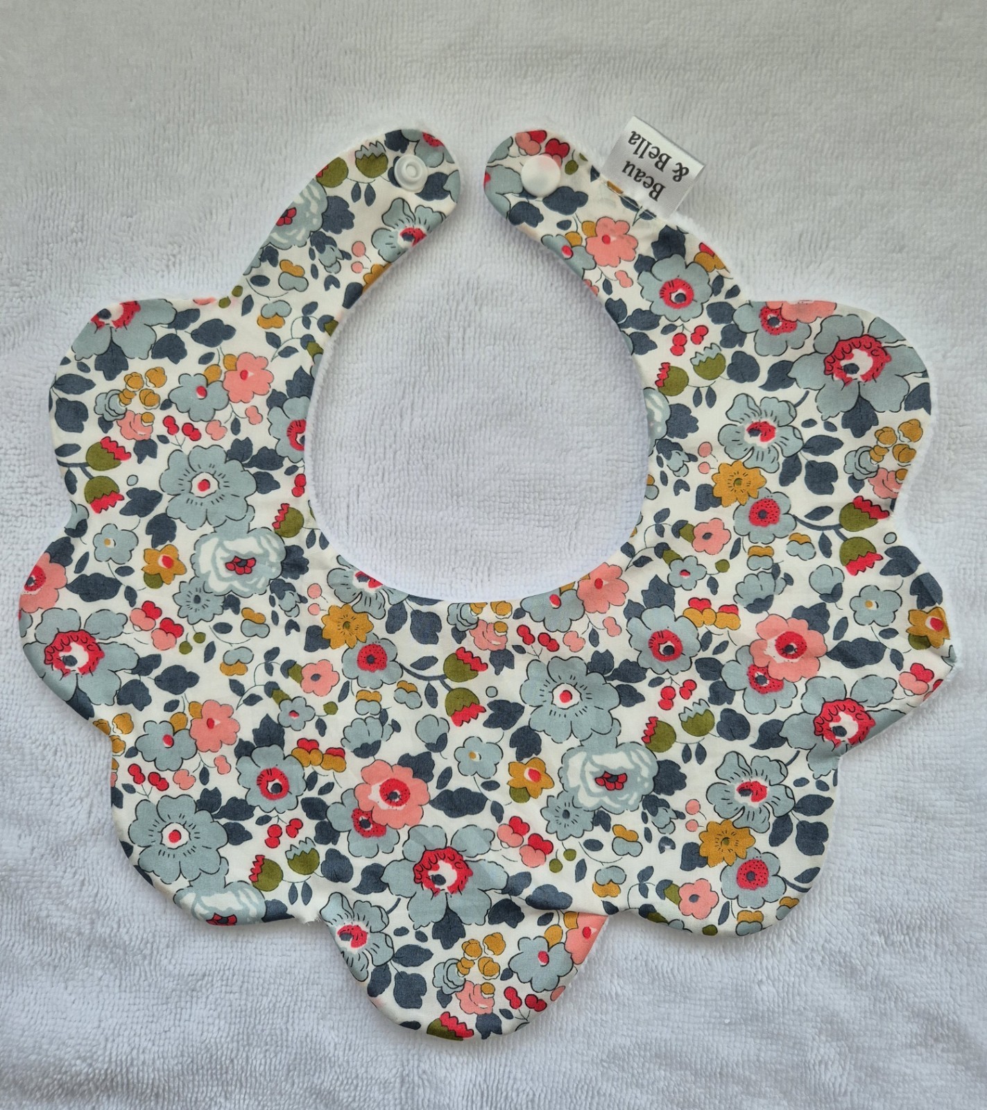 Baby Liberty Betsy Fabric Green Scallop Bib 0-24 Months