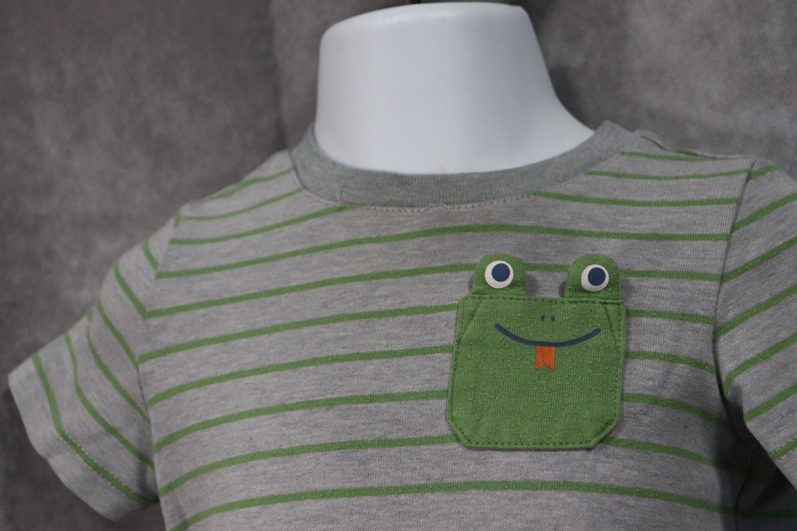 Cat & Jack Boy’s Outfit Set Gray Green Striped T-Shirt Tan Pants 6-9 Months