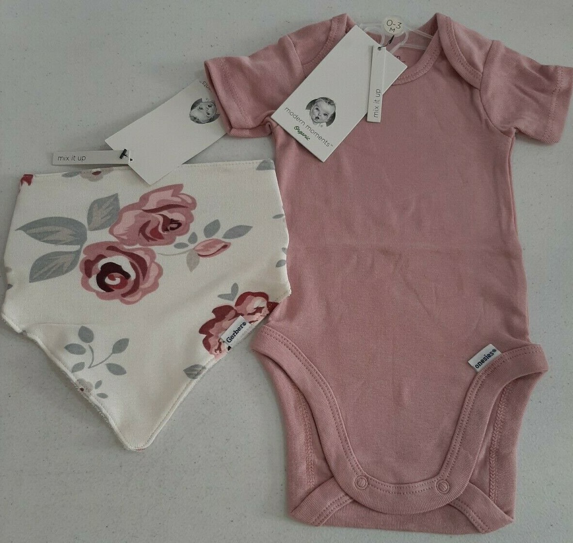 Gerber Modern Moments Baby Girls Onesie and Handkerchief Bib Set Size 0-3 Months