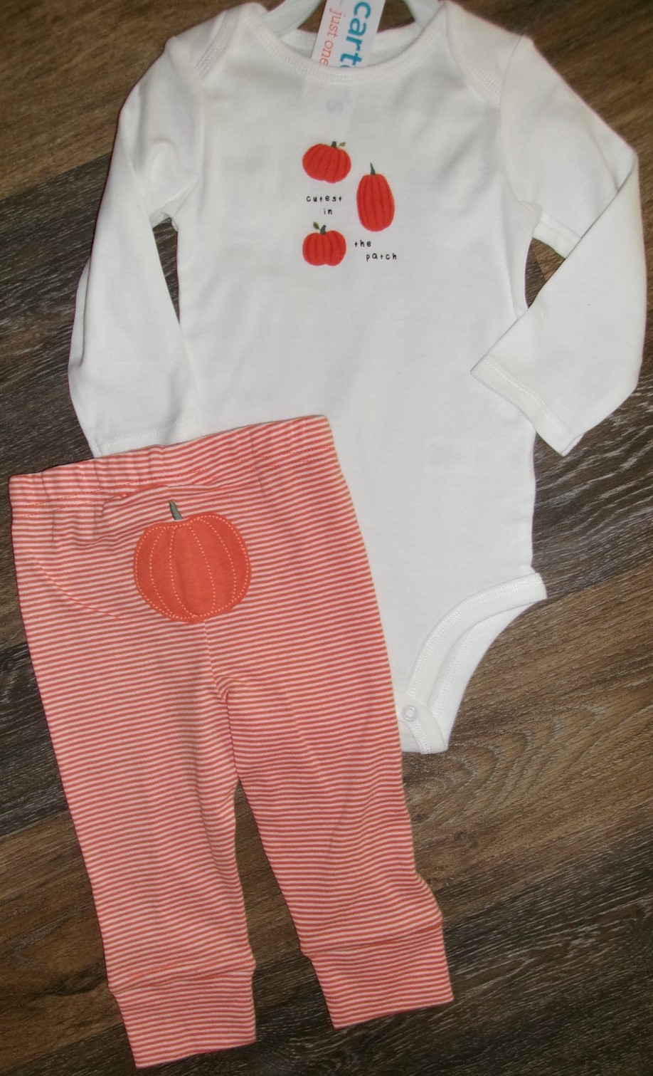 2 Baby Boy/Girls Halloween/Fall Outfits Size 9M Carters NEW Bodysuit/Sleeper Sox