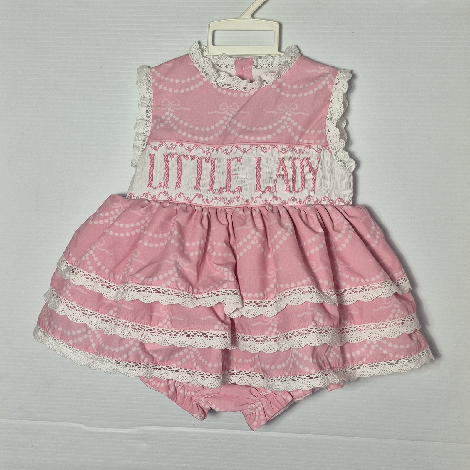 New Boutique Savannah Smocks Two Piece Bloomer / Short Set Size 2T Bows Lace