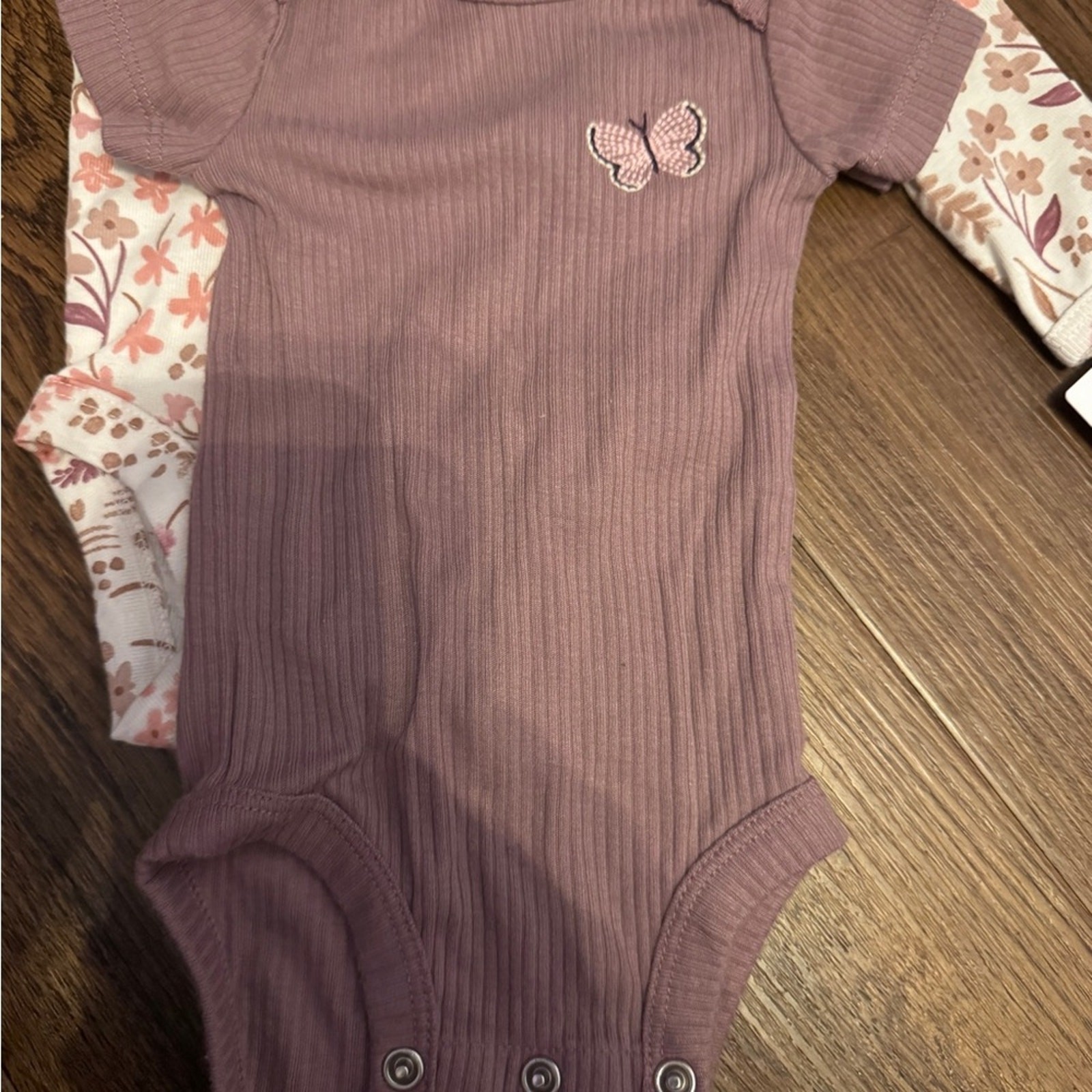 Carter’s Mauve Butterfly Bodysuit Set