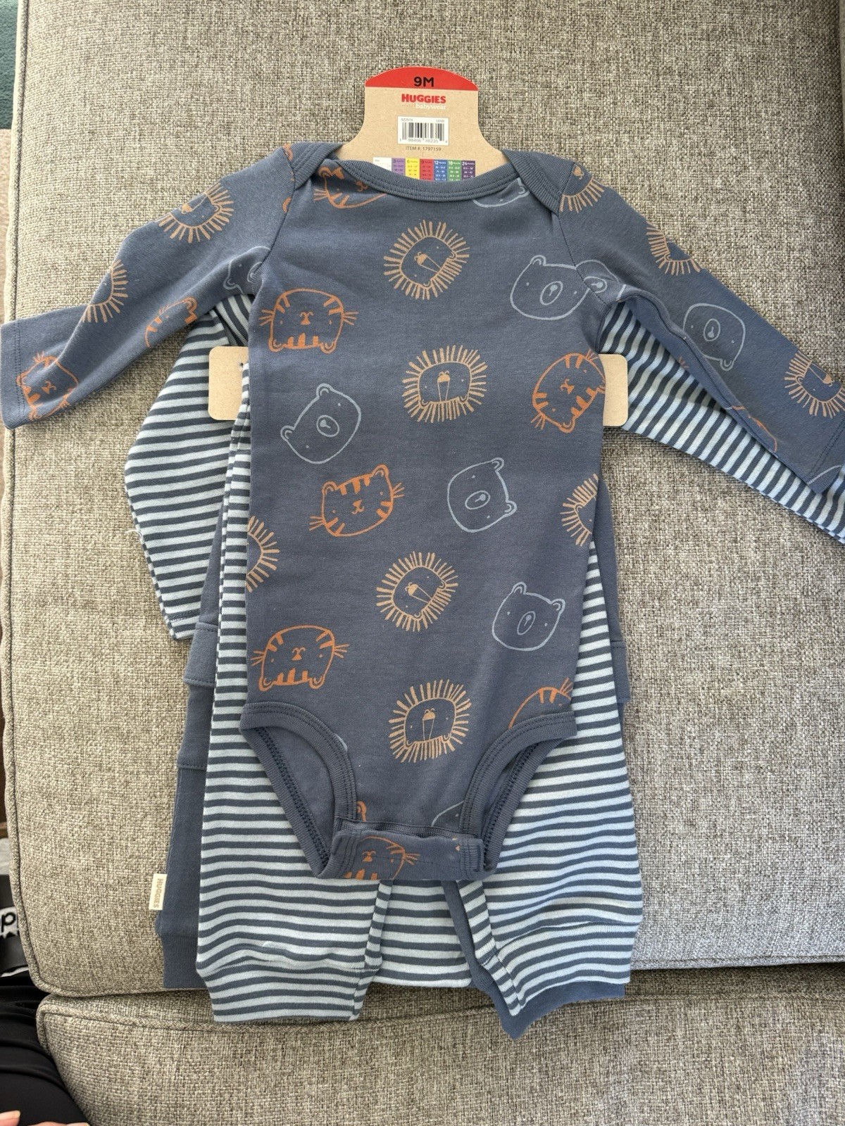 NWT Huggies Babywear 4-piece Joy Layette Set Organic Cotton 12 MO Animal Print