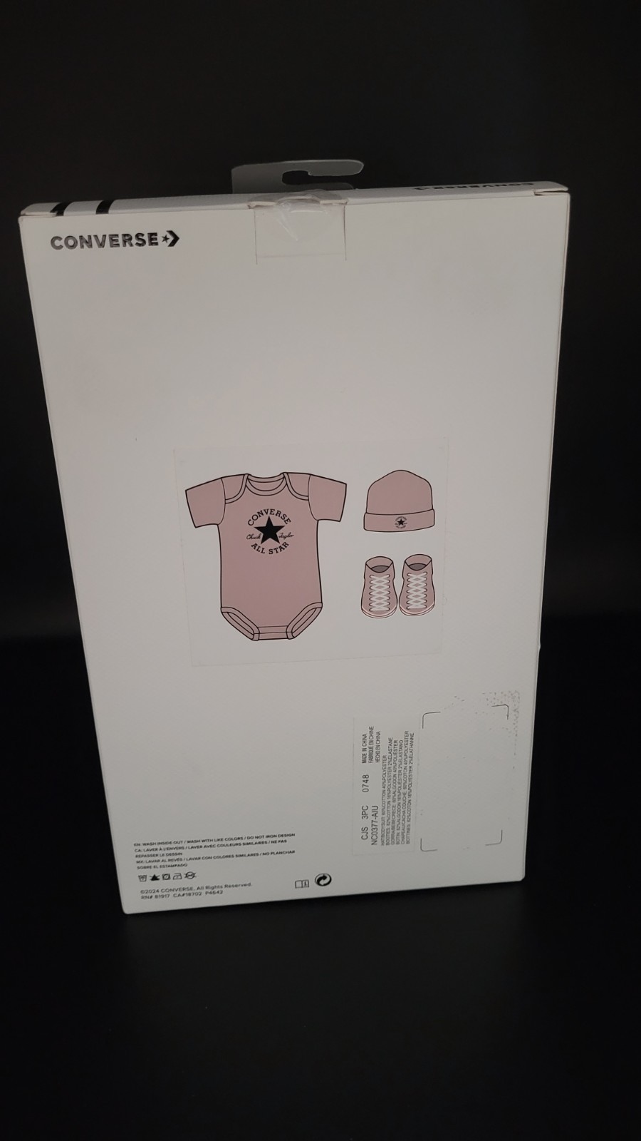 Converse Baby Newborn 0-3 Months 3pc Set Hat Bodysuit Booties Chuck Taylor NIB