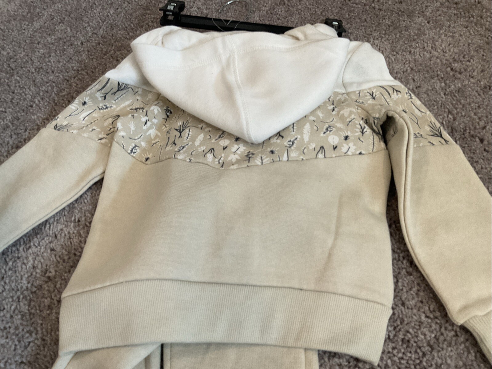 NWT 2 Piece Girls Zip Up 7 For All Mankind Size 4 Oatmeal Color Sweatsuit Active