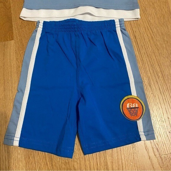 Disney Winnie the Pooh Tigger Outfit NEW 2T Basketball Shirt Shorts 90s Vintage